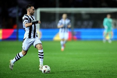 BIVŠI IGRAČ PARTIZANA DOMINIRA Reprezentativac Srbije srušio Olimpijakos