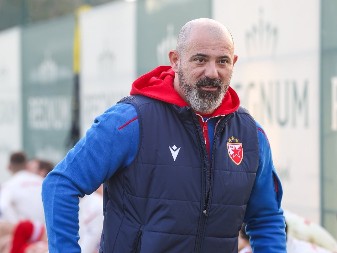 MORAĆE DA MENJA Prvi ozbiljan problem za Stankovića