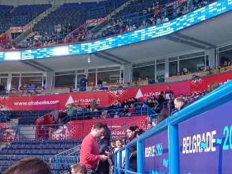 NAJVEĆI STIGAO U ARENU Legenda srpskog sporta bodri vaterpoliste 