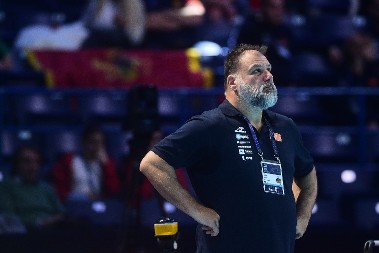 SAVIĆ NA METI ŽESTOKIH KRITIKA Crnogorci kipte od besa, opleli po nekadašnjem selektoru Srbije