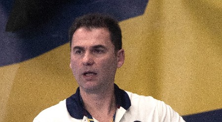 NI SRPSKI, NI ŠPANSKI, NI ENGLESKI Kakav šok: Na kom to jeziku selektor Srbije drži tajm-aut?