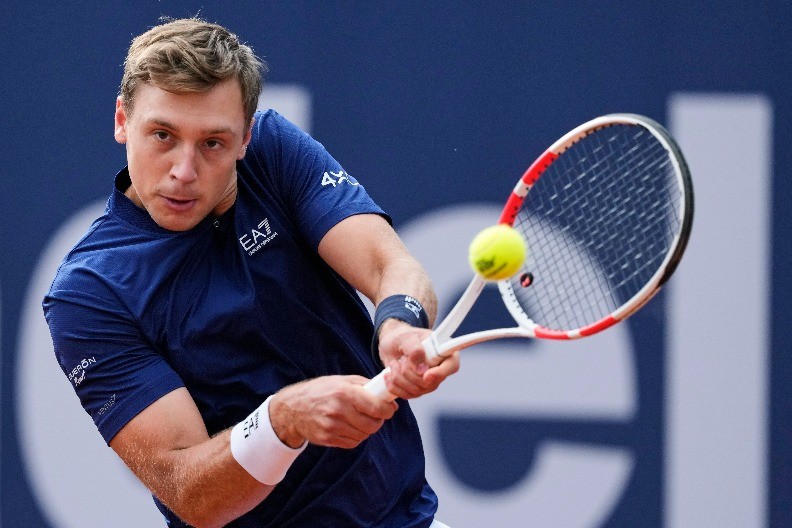 OD SJAJA DO OČAJA I NAZAD Hamad preskočio prvu prepreku 