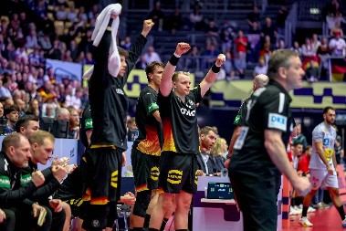 SRBIJA ELIMINISANA SA PRVENSTVA EVROPE Španija nije pomogla "orlovima", Nemačka i "crvena furija" idu dalje