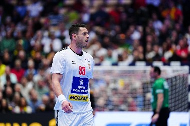 BRUKA I SRAMOTA Kapiten Srbije na žestokom udaru Crnogoraca