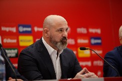 STANKOVIĆ NAJAVIO GOSTOVANJE U ŠVEDSKOJ Trener Zvezde izneo svoja očekivanja, pa otkrio da li računa na Radonjića