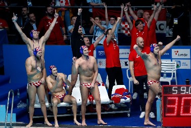 SCENE IZ ARENE ZA PAMĆENJE Hrvati dirnuti gestom Srbije