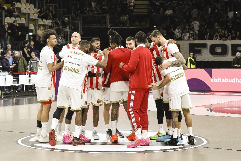 VIRTUS - CRVENA ZVEZDA Kakva borba u Bolonji, crveno-beli "sipaju" trojke! 