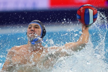 NAJLEPŠI MOMENAT EVROPSKOG PRVENSTVA Dušan Mandić odveo Srbiju u finale, pa sa porodicom napravio predivnu sliku