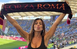 KROTITELJKA ĐAVOLA Milan gostuje u Rimu, bujna Roberta navija punim plućima