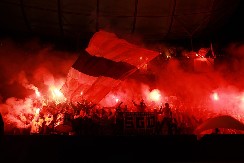 HAOS U NEMAČKOJ Navijači napali policiju, 64 povređenih!