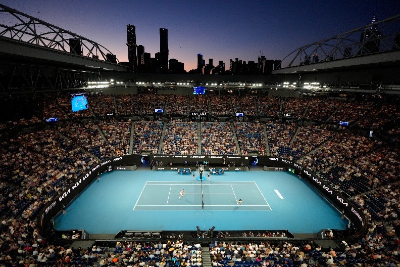 TENIS OVO NE PAMTI Ispisana istorija na Australijan openu, prštaće na sve strane