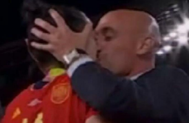 FUDBALERKA BEZ DLAKE NA JEZIKU "Zgrabio me je za uši i poljubio u usta": Šokantne tvrdnje na suđenju