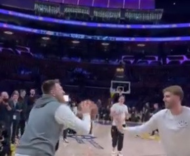 AMERI U ŠOKU Zbog Luke Dončića naši narodnjaci dominiraju u Los Anđelesu (VIDEO)