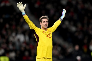 PONOVO "PROVOCIRA" Pet puta dnevno vodi ljubav sa poznatim golmanom: Objavila vrele fotke i dovela muški svet do ludila (FOTO)