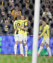 LUDA PRIČA IZ TURSKE Filip Kostić slučajno slomio ruku Edinu Džeku?! (VIDEO)