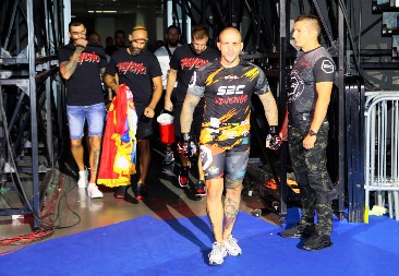 VASO BAKOČEVIĆ ZAVRŠIO KARIJERU Dobio ozbiljne batine pa poručio: Nema šanse više da glumim budalu (VIDEO)