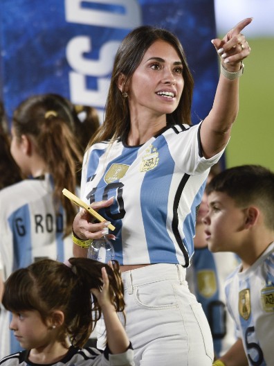 ZABEZEKNUTA Žuta štampa se okomila na suprugu slavnog Lionela Mesija