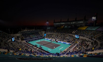 KAO IZ STRAVE I UŽASA Poznata teniserka ugledala na tribinama čoveka koji je proganja: Pobegla i počela da plače, hitno reagovalo obezbeđenje (VIDEO)