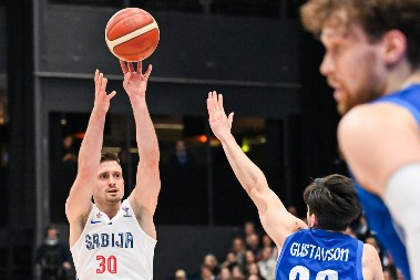 KAD VIDI PETRUŠEVA, VIDI JEDNOG OD NAJBOLJIH U EVROPI Avramović saigrača smestio u elitno društvo