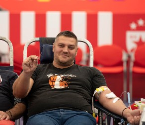 CRVENO-BELA KRV Zvezdaši ponovo pokazali humanost