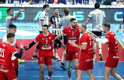 DOMINANTNO DO PEHARA Odbojakši Radničkog razbili Partizan i osvojili trofej posle 15 godina