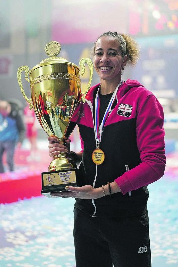 ZVEZDA ŠAMPIONA Amerikanka uzela trofej, pa zagrmela: Udaću se u Srbiji!