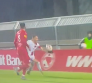 SKANDAL U BIH Sudija odbio da pogleda snimak sporne situacije i rešio derbi Mostara (VIDEO)