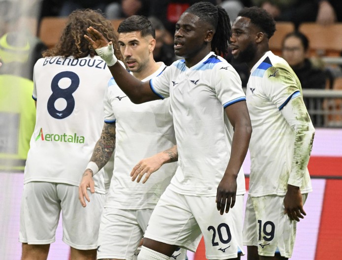 MILAN TONE SVE DUBLJE Pavlović dobio crveni karton, Lacio slavio golom u osmom minutu sudijske nadoknade