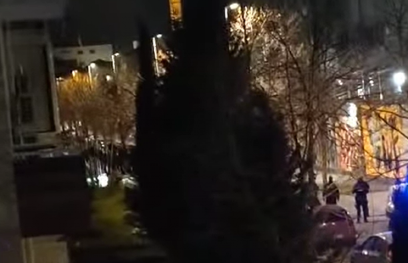 UBIJ, UBIJ ULTRASA Haos u Mostaru, huligani došli ispred zatvora i napali policiju (VIDEO)