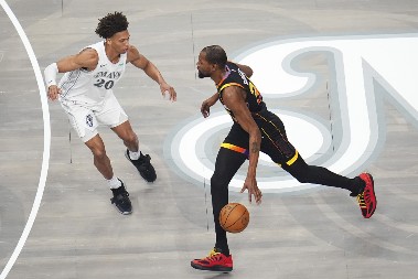 MICIĆ PONOVO POSMATRAČ Buker i Durent vodili Finiks do pobede nad Dalasom