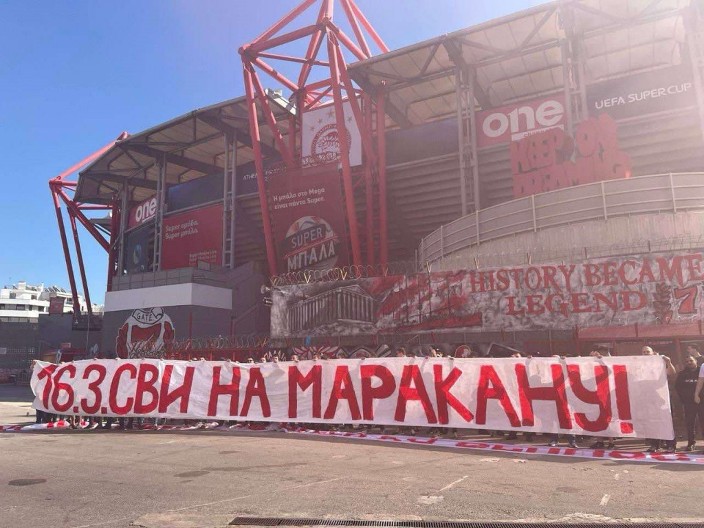 PORUKA IZ PIREJA "Delije" čestitale rođendan Olimpijakosu bakljadom u Pireju, tu je i poruka za 16. mart (VIDEO)