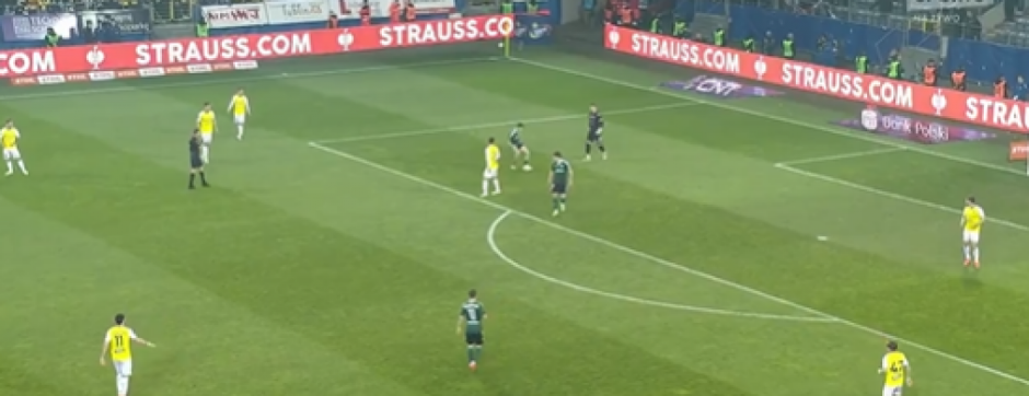 KAO ŠESTIĆ I BOROTA Sećate se čuvenog gola sa "večitog" derbija, e pa nešto slično se desilo u Poljskoj (VIDEO)