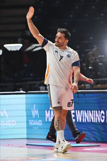 TOPLA DOBRODOŠLICA Kampaco je i dalje miljenik "delija" (VIDEO)