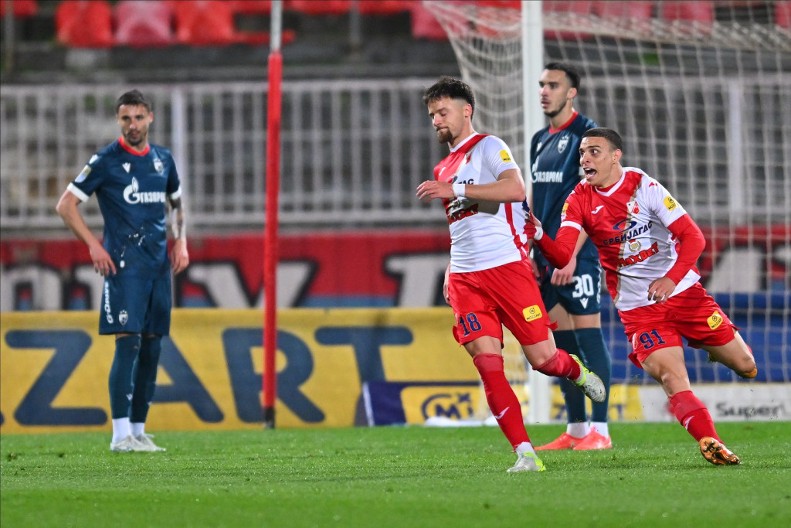 GOLČINA U NOVOM SADU Bivši fudbaler Zvezde doveo Vojvodinu do prednosti projektilom (VIDEO)