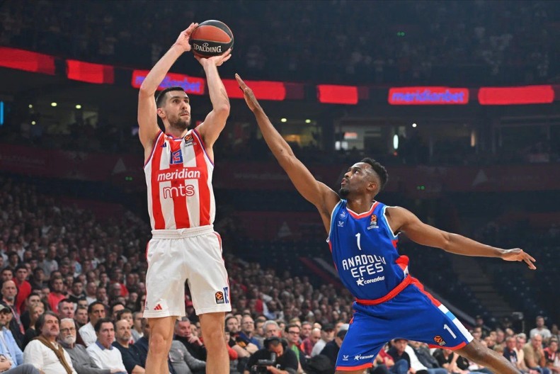 ŠOKANTAN UDARAC ZA BIVŠEG PRVAKA EVROPE Efes nije mogao da čuje gore vesti posle drame i pobede u Beogradu