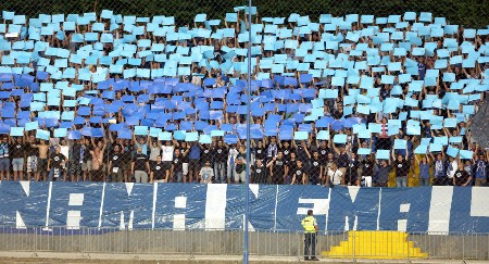 SRAMOTA ODJEKUJE BIH Navijači Željezničara udarili na sopstvene igrače: "Svi ste vi obični klošari" (VIDEO)