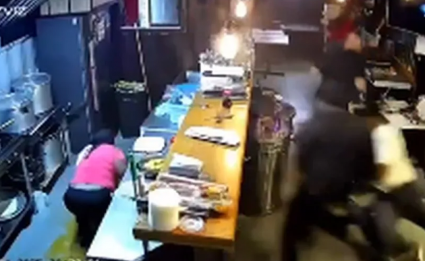 UZNEMIRUJUĆI SNIMCI Bivši fudbaler ranjen u pucnjavi, jedan mladić ubijen