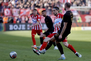 LUDNICA NA "MARAKANI" Partizan poveo posle gluposti Glazera, VAR poništio gol Zvezde (VIDEO)
