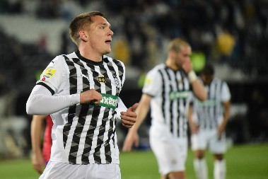 PARTIZANU SE SMEŠI OZBILJAN PRIHOD Dva kluba iz Premijer lige drže na oku talenta crno-belih