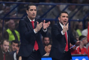 GRK POBESNEO Sferopulos u kličnu sa novinarem