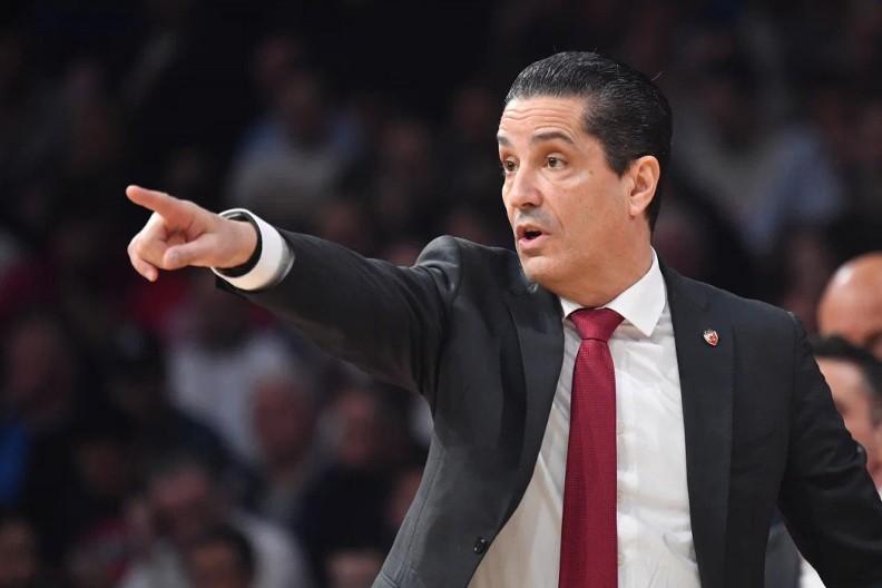 "MISLIM DA JE OZBILJNO" Sferopulos sa knedlom u grlu o Bolomboju, trener Zvezde jedva našao reči