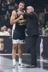 POLOMIO KOST Miljenik navijača Partizana doživeo jezivu povredu