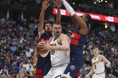 MONSTRUOZNA PARTIJA JOKIĆA NIJE BILA DOVOLJNA Najgori tim u ligi šokirao Denver