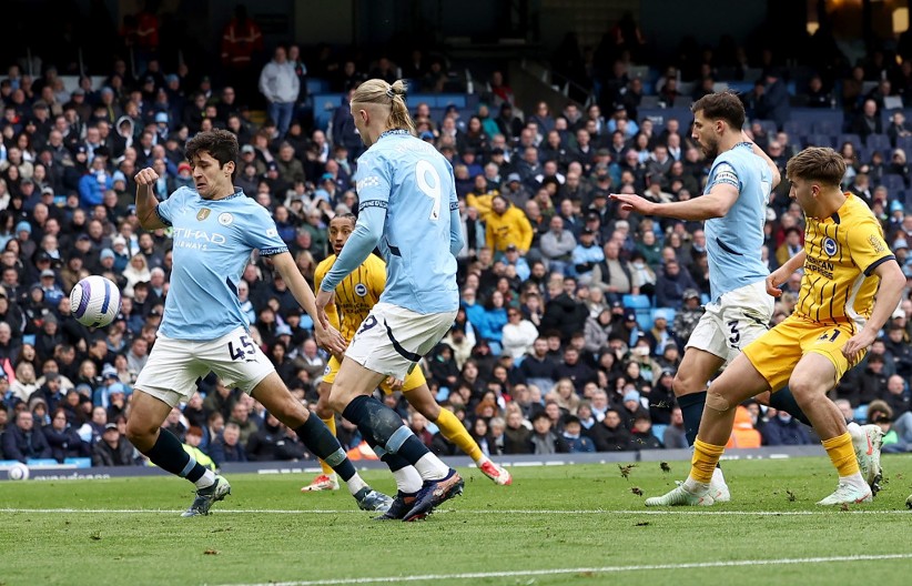 OSTAO U ČUDU Fudbaler Sitija dobio skupocen poklon od Saveza (VIDEO)