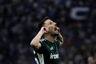 IGRA KAO TINEJDŽER Ističe mu ugovor, ali gigant ne može bez Srbina