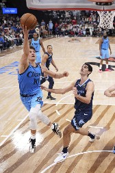 BOGDAN JE U STRAŠNOJ FORMI Još jedna sjajna utakmica kapitena Srbije za novu pobedu Klipersa