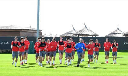 NEOČEKIVAN PORAZ Fudbaleri Srbije doživeli prizemljenje