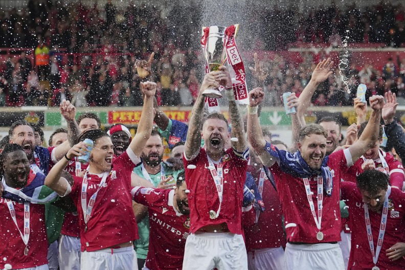 ISTORIJA U ENGLESKOJ Maleni Reksam postao prvi klub koji je tri godine uzastopno izborio promociju, čuveni glumac ih uveo u Čempionšip