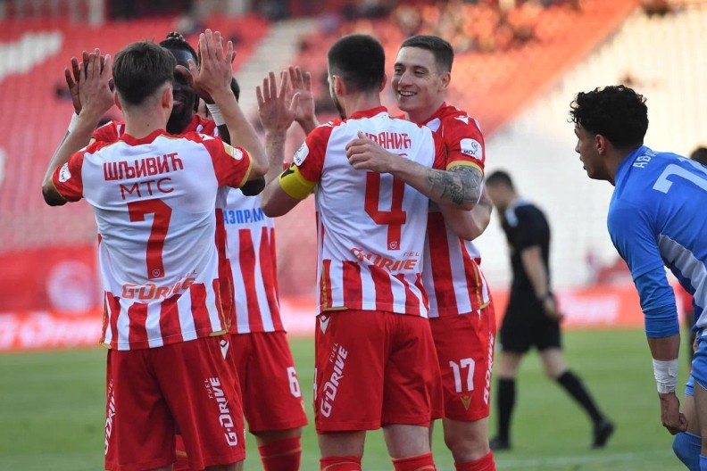 CRVENO-BELA PETARDA Zvezda sa tri gola za pet minuta u prvom poluvremenu matirala OFK Beograd