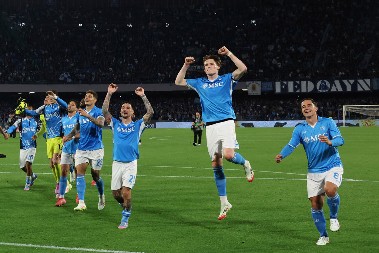 KONTE NE ODBIJA INTEROVE POKLONE Napoli srušio Torino i preuzeo vrh tabele